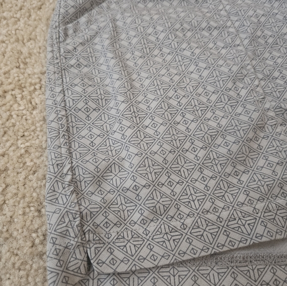 Mondetta Women's Size Large L Gray Patterned Shorts with Pockets - Picture 2 of 12